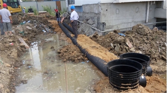 塑料井安裝現(xiàn)場圖 塑料井安裝現(xiàn)場圖