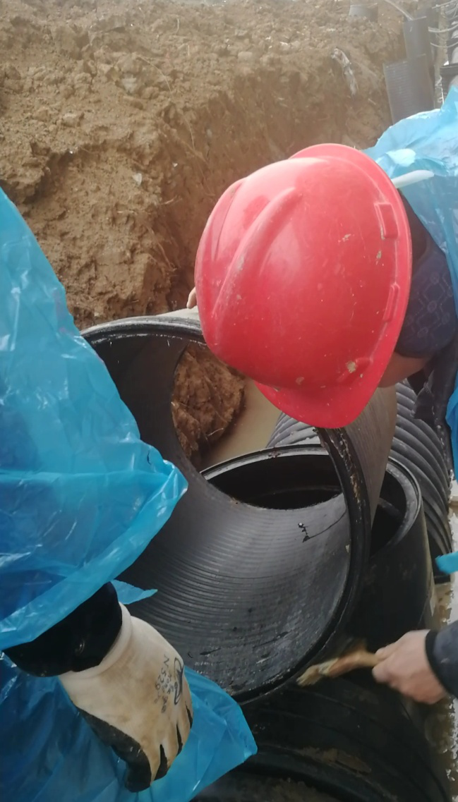 南京天安數(shù)碼城塑料井井筒膠圈施工工程 南京天安數(shù)碼城塑料井井筒膠圈施工工程