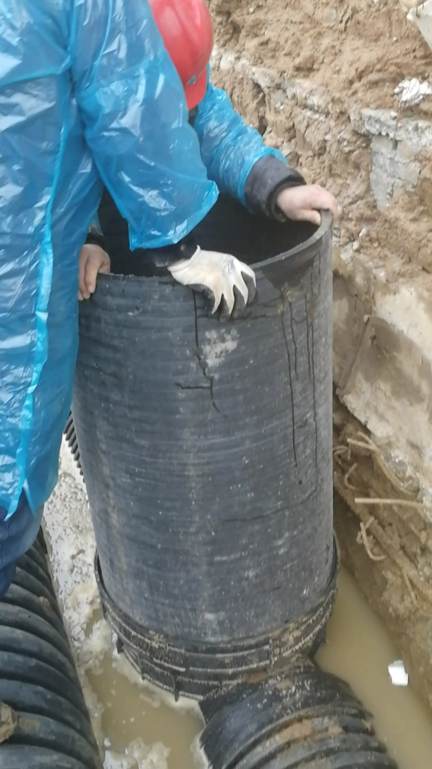 南京天安數(shù)碼城塑料井井筒膠圈施工工程 南京天安數(shù)碼城塑料井井筒膠圈施工工程